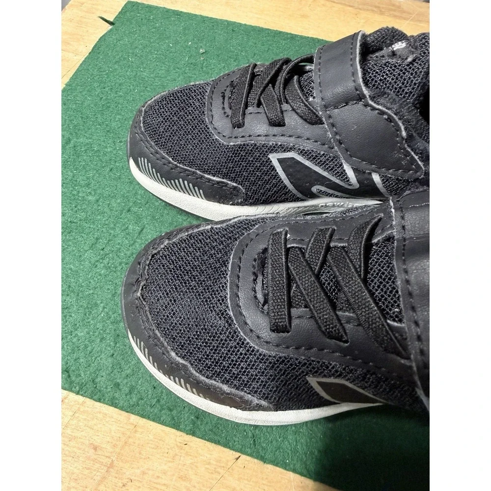 New Balance Kids‎ Black Hook Loop Sneakers Toddler Running Shoes Size 7.5